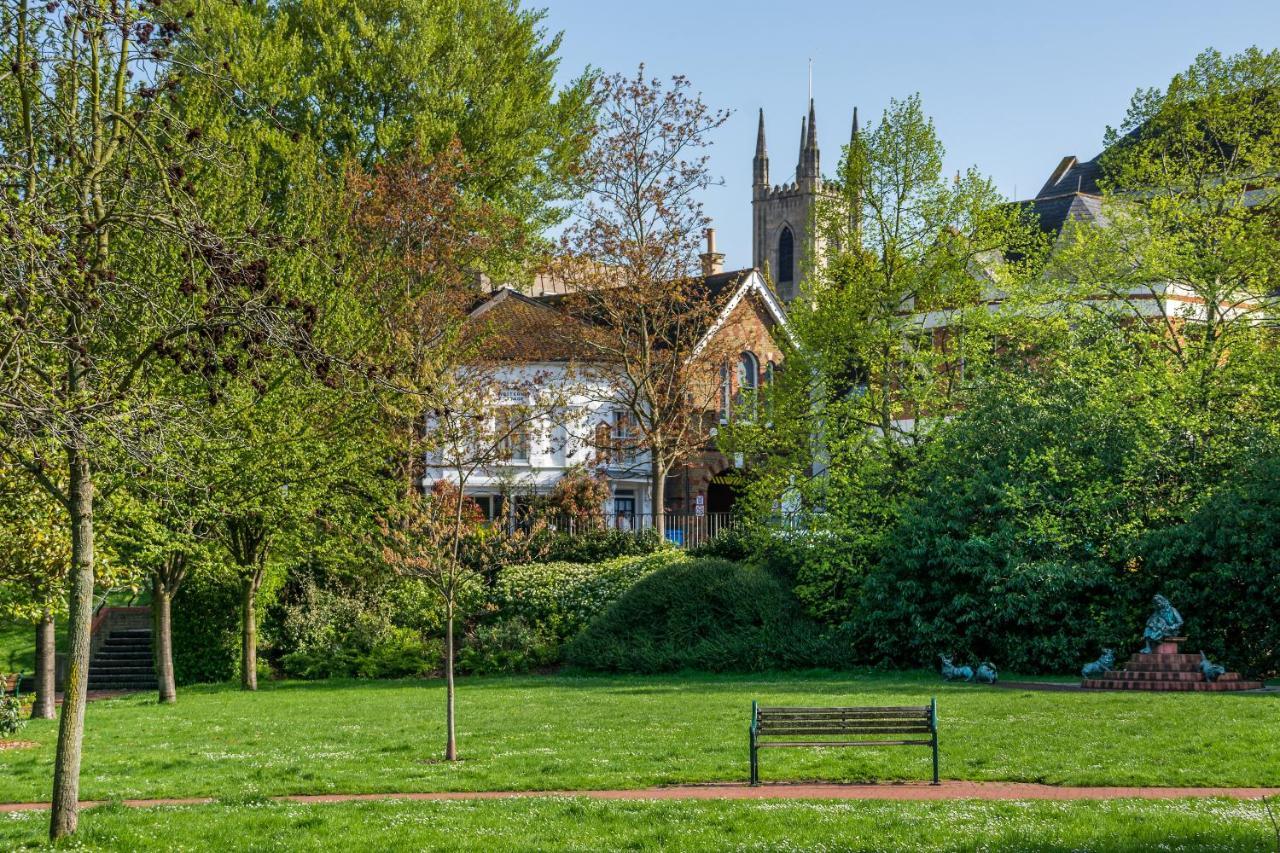 Castle Properties: The Duchess, 3 Bed Family Cottage ウィンザー エクステリア 写真