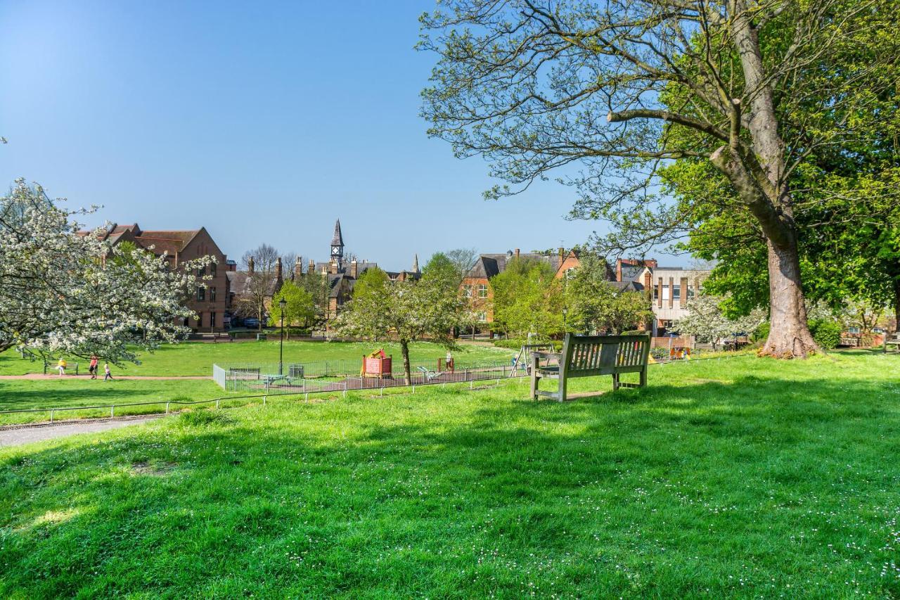 Castle Properties: The Duchess, 3 Bed Family Cottage ウィンザー エクステリア 写真