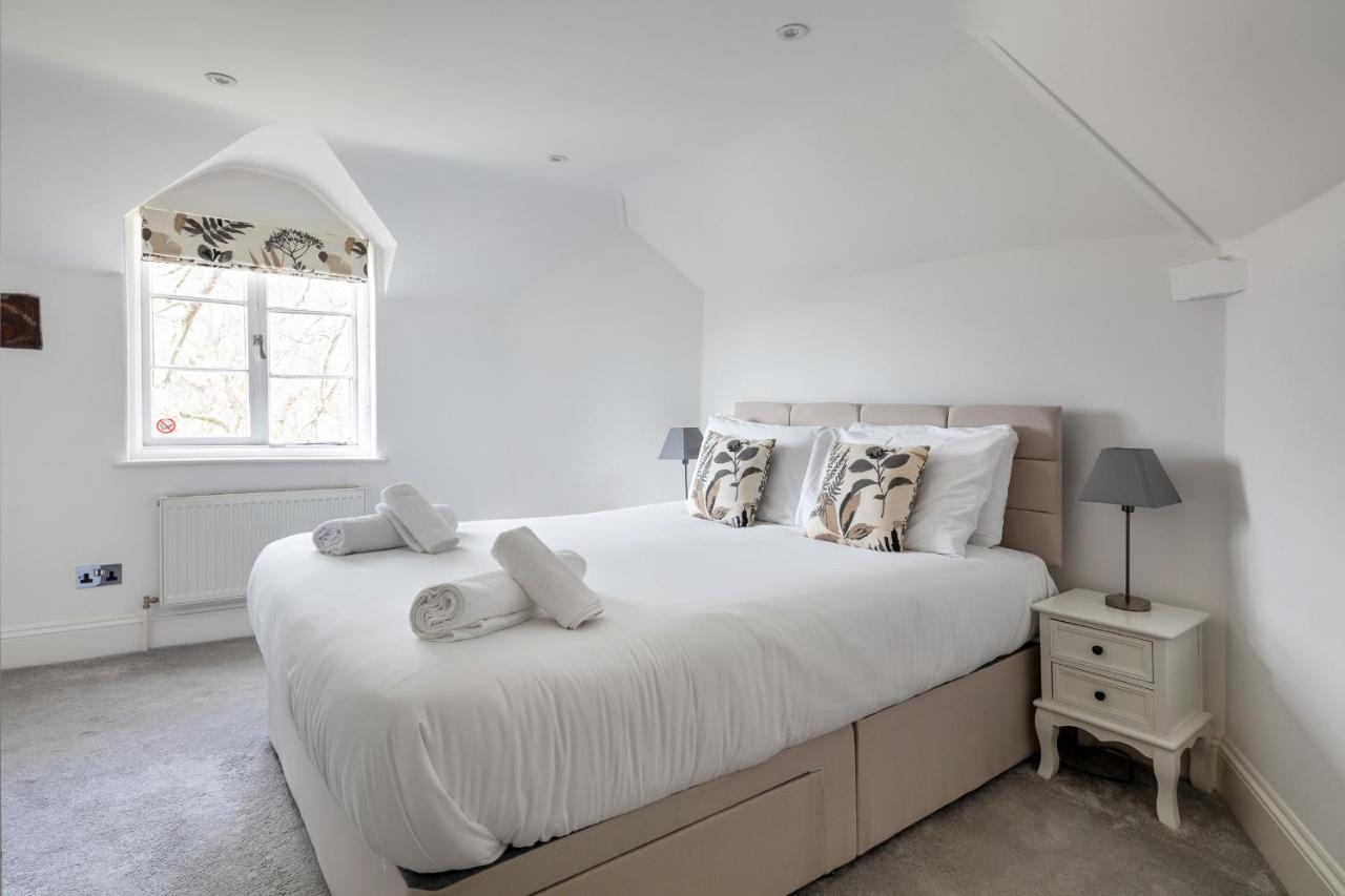 Castle Properties: The Duchess, 3 Bed Family Cottage ウィンザー エクステリア 写真