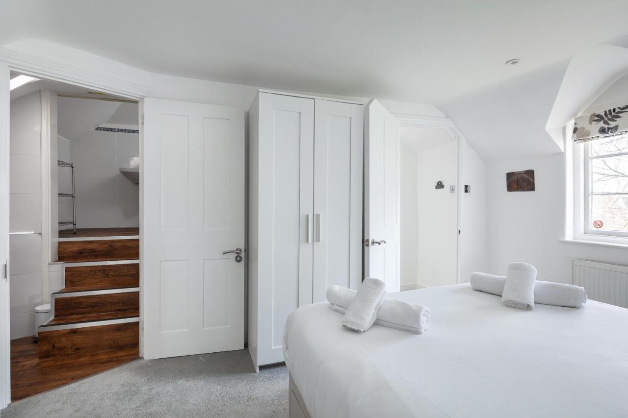 Castle Properties: The Duchess, 3 Bed Family Cottage ウィンザー エクステリア 写真