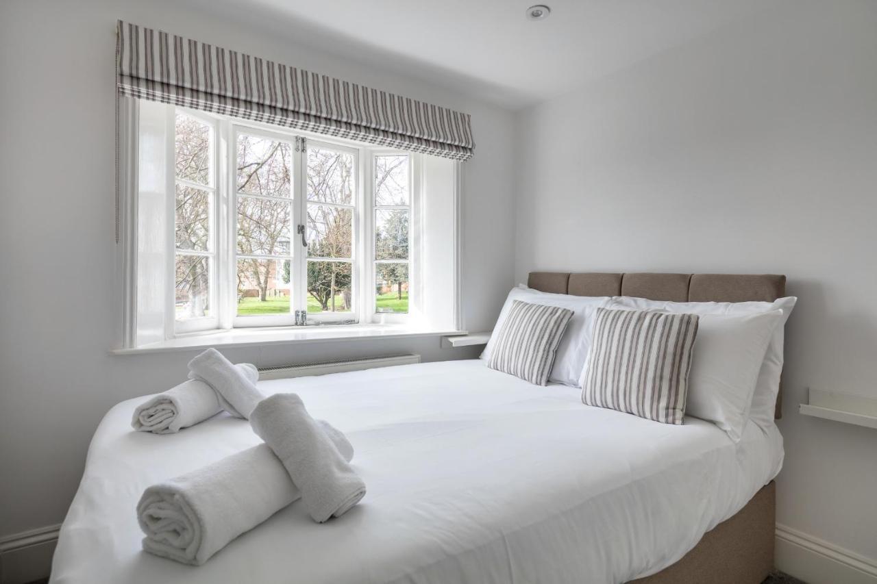 Castle Properties: The Duchess, 3 Bed Family Cottage ウィンザー エクステリア 写真
