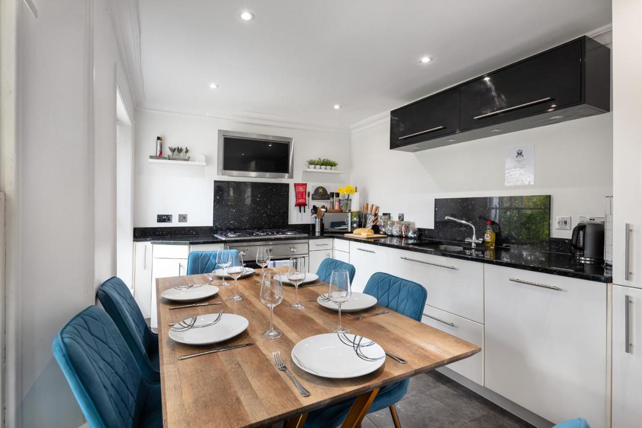 Castle Properties: The Duchess, 3 Bed Family Cottage ウィンザー エクステリア 写真