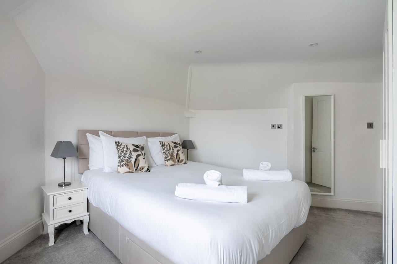 Castle Properties: The Duchess, 3 Bed Family Cottage ウィンザー エクステリア 写真