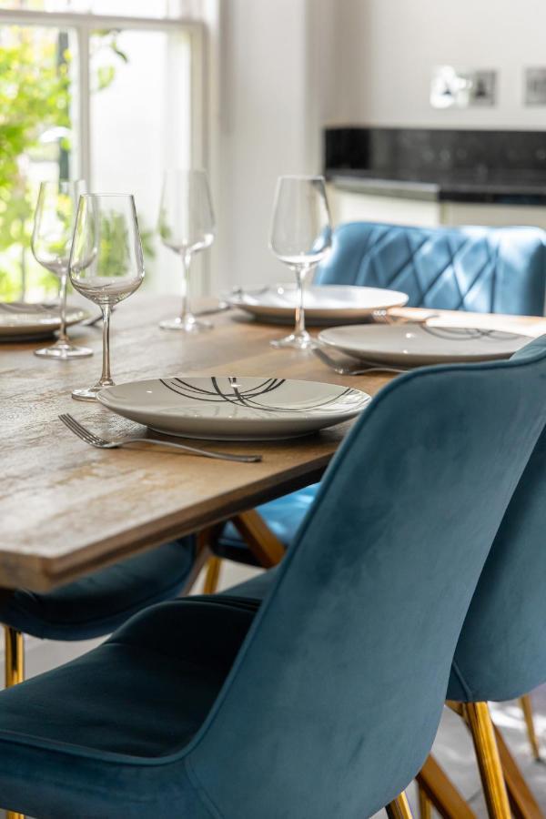Castle Properties: The Duchess, 3 Bed Family Cottage ウィンザー エクステリア 写真