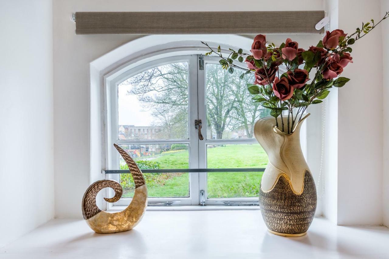 Castle Properties: The Duchess, 3 Bed Family Cottage ウィンザー エクステリア 写真